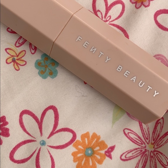 High end makeup lot - Picture 5 of 9